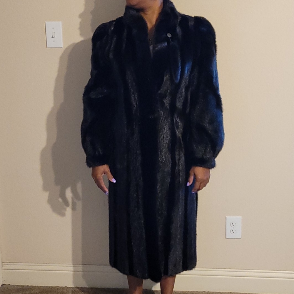 Fur coat - Picture 3 of 3